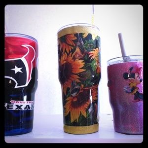 I make custom made cup's and also keychains and ai